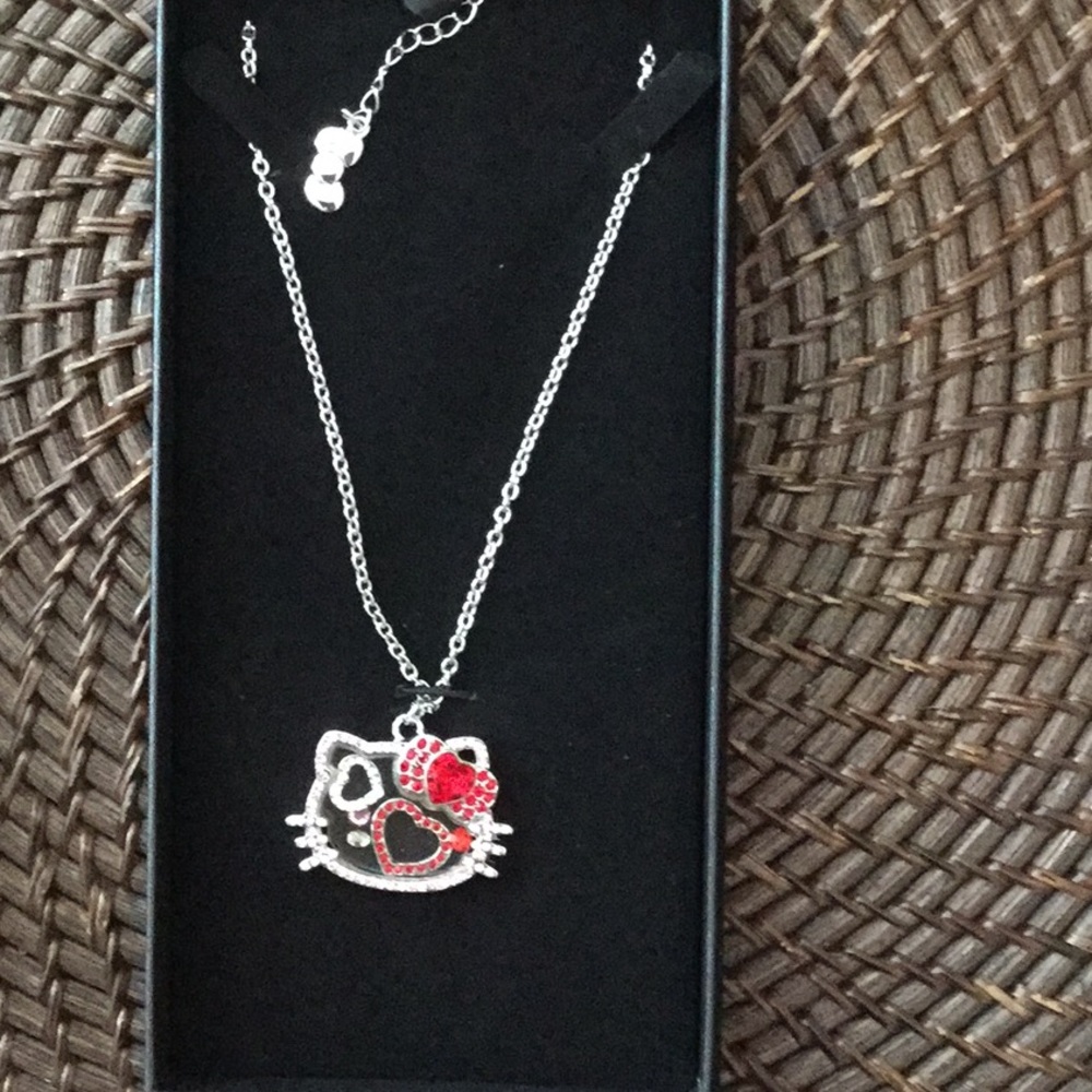 Hello Kitty necklace - Picture 2 of 3